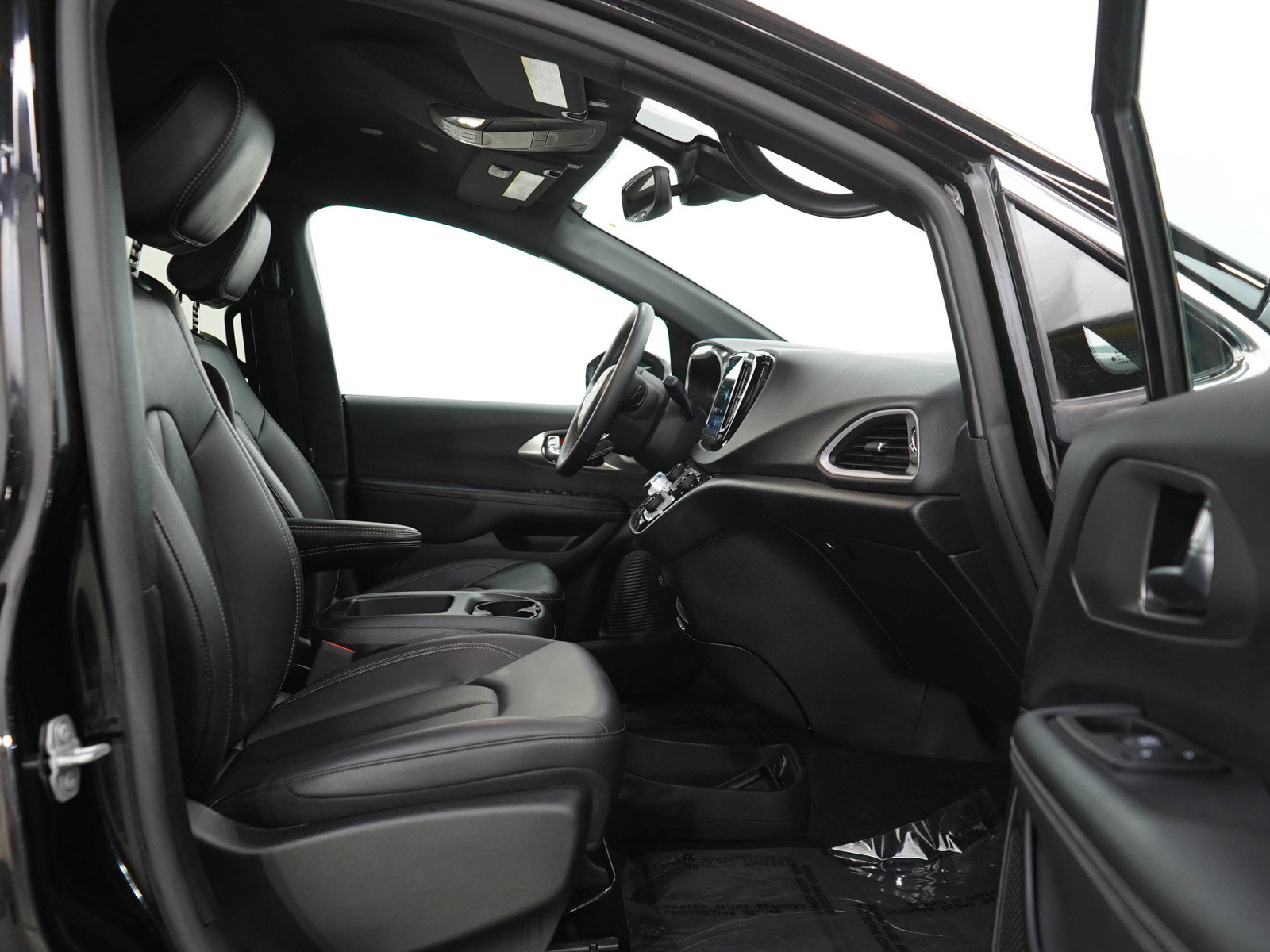 Used 2025 Chrysler Pacifica Select FWD image 11