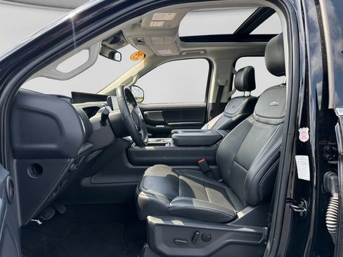 Used 2025 Ford Expedition Max Platinum AWD/4WD image 19