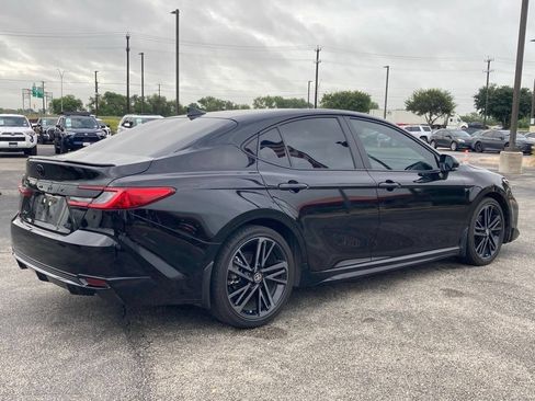 Used 2025 Toyota Camry XSE FWD image 5