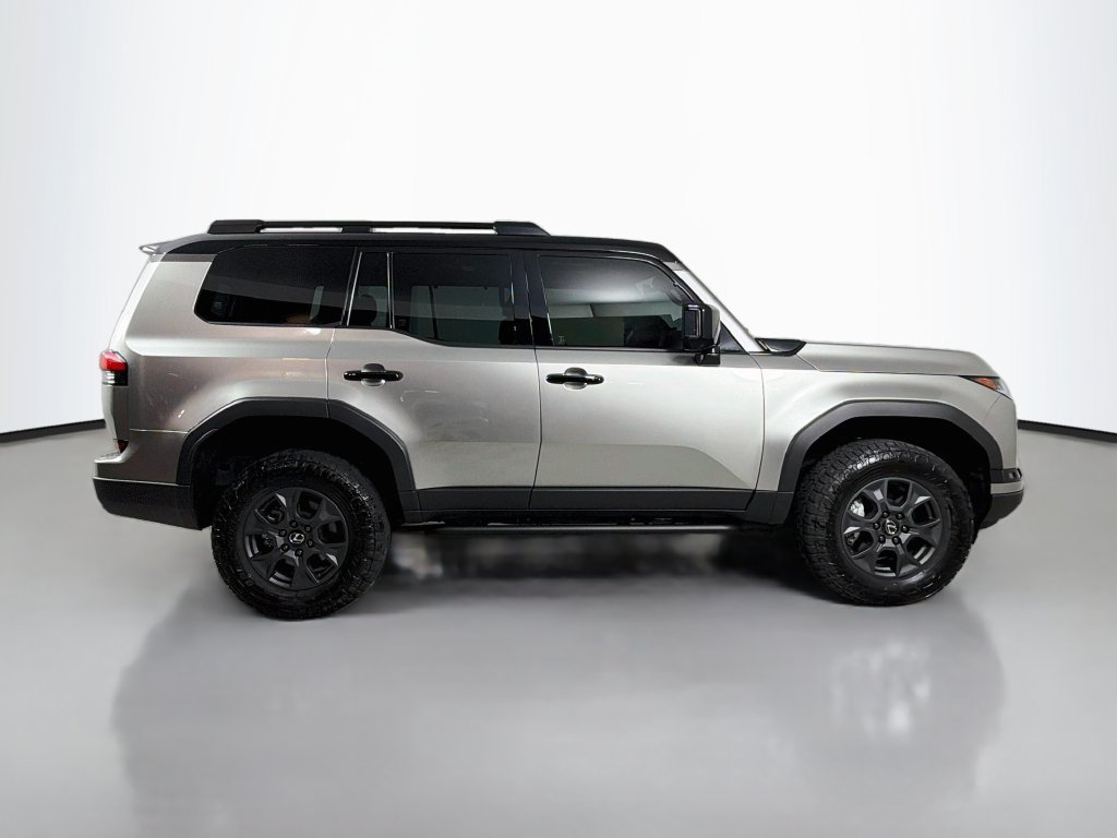 Used 2026 Lexus GX 550 w/ Accessory Package (CT) AWD/4WD image 4