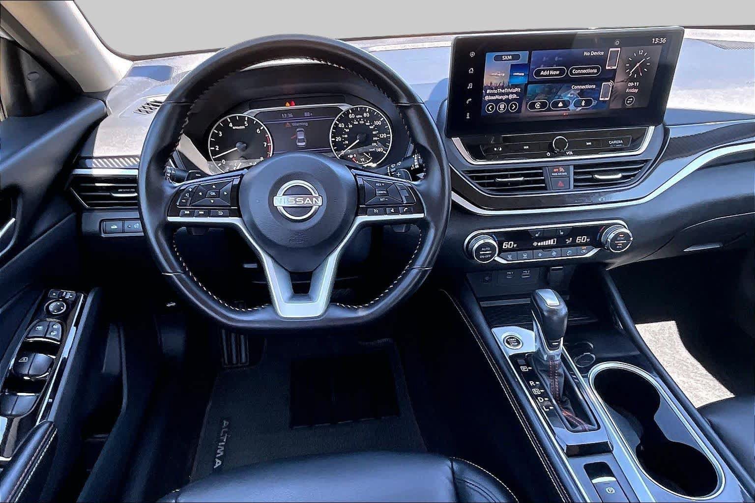 Used 2025 Nissan Altima 2.5 SR w/ SR Premium Package AWD/4WD image 6