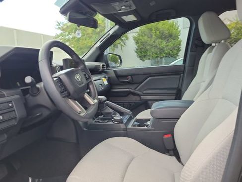 Used 2025 Toyota 4Runner SR5 AWD/4WD image 11