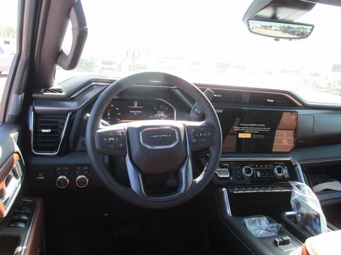 New 2026 GMC Sierra 2500 Denali Ultimate AWD/4WD image 13