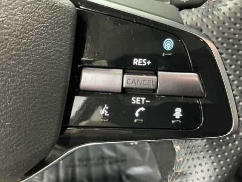 Used 2024 Nissan Ariya FWD image 21