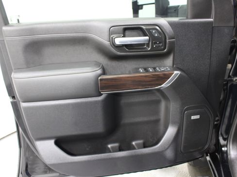 Used 2021 GMC Sierra 2500 SLT w/ SLT Preferred Package AWD/4WD image 6