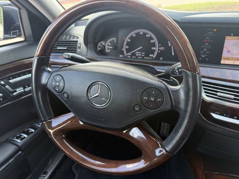 Used 2011 Mercedes-Benz S 550 image 30