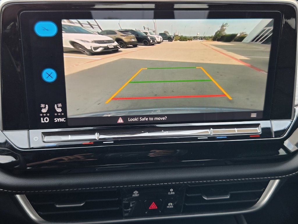 Used 2024 Volkswagen Atlas Cross Sport SE FWD image 16