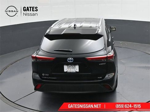 Used 2022 Toyota Highlander XLE image 41