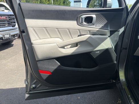 Used 2023 Kia Sorento SX Prestige image 14