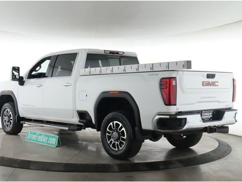 Used 2024 GMC Sierra 2500 SLT w/ SLT Premium Package AWD/4WD image 8