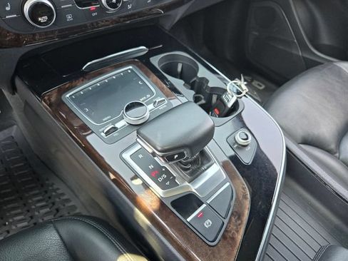 Used 2019 Audi Q7 3.0T Premium Plus AWD/4WD image 18