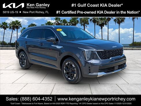 Certified 2025 Kia Sorento S FWD image 1
