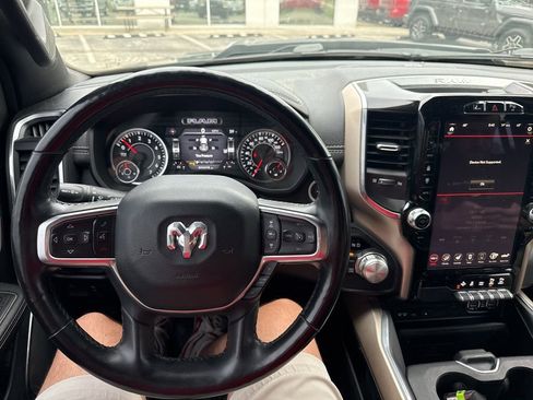 Used 2019 RAM 1500 Laramie AWD/4WD image 7