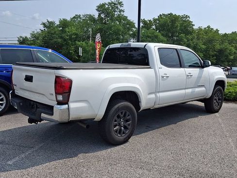Used 2023 Toyota Tacoma SR5 AWD/4WD image 2