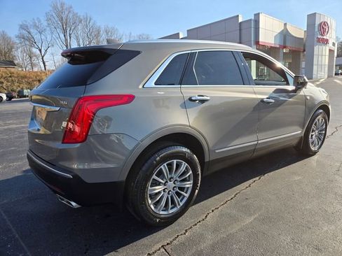 Used 2017 Cadillac XT5 Luxury w/ Driver Awareness Package image 7