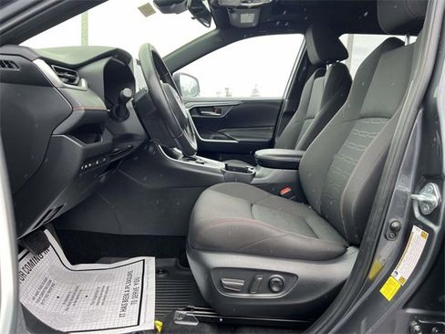 Used 2023 Toyota RAV4 SE image 8