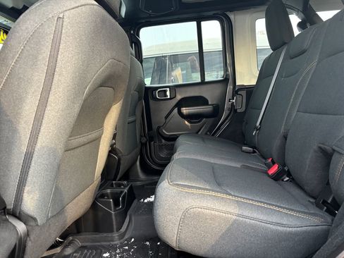 Used 2024 Jeep Wrangler Sport S image 32