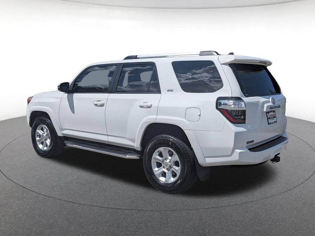 Used 2022 Toyota 4Runner SR5 Premium w/ Moonroof Package AWD/4WD image 3