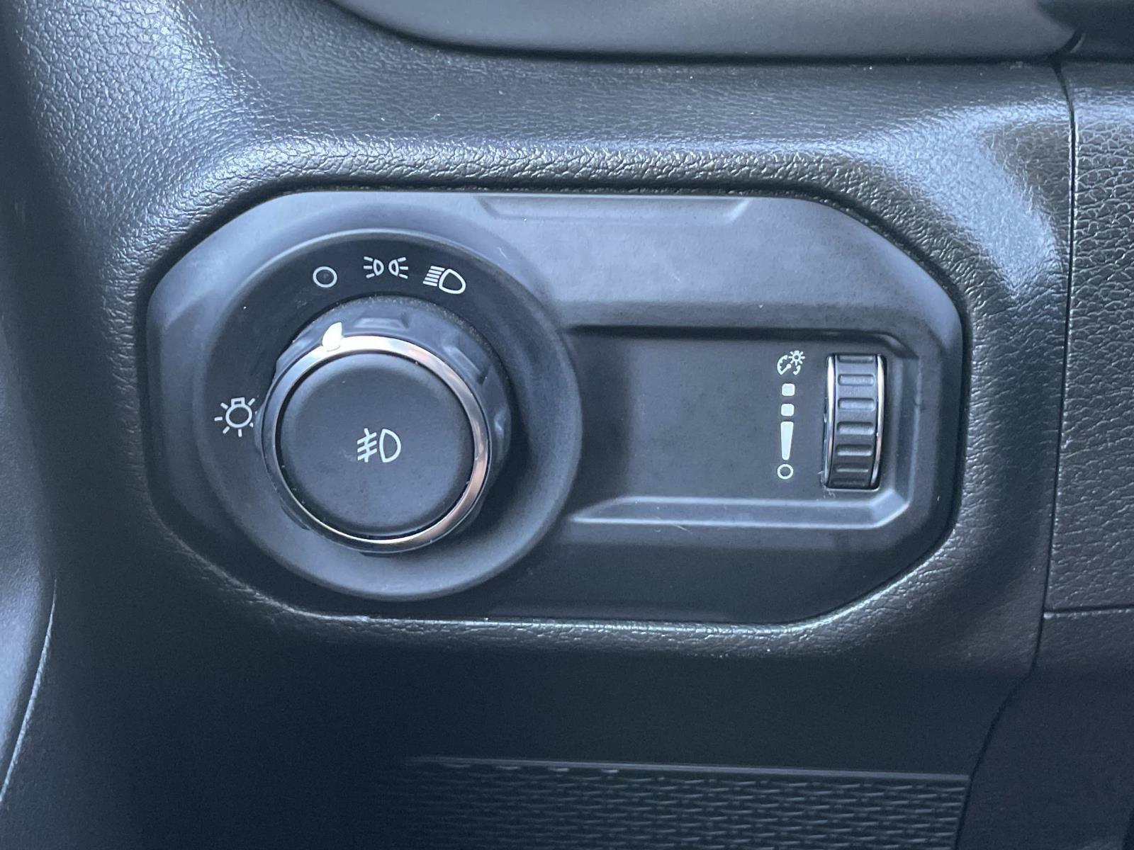 Certified 2023 Jeep Wrangler Sport AWD/4WD image 15