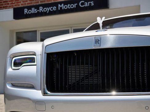Used 2021 Rolls-Royce Dawn RWD image 23