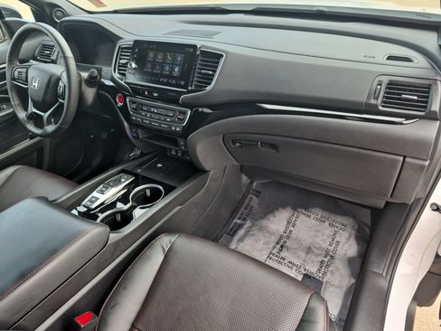 Used 2024 Honda Ridgeline Black Edition image 32