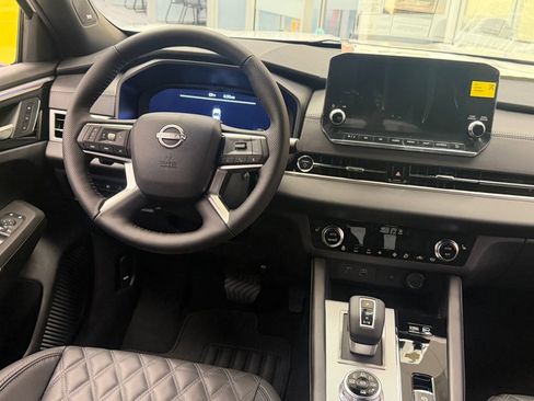 New 2026 Nissan Rogue Platinum image 10