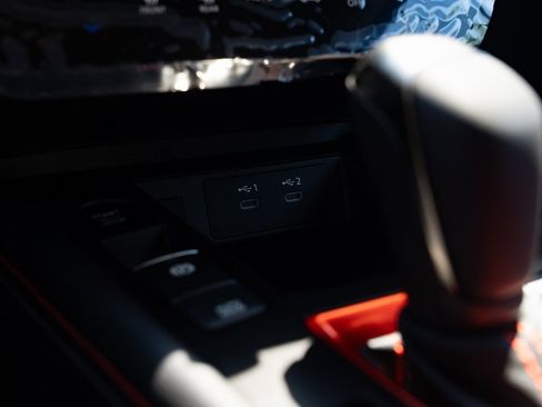 New 2025 Nissan Kicks SR image 17