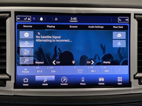 Used 2021 Chrysler Pacifica Touring w/ Uconnect Theater Family Group FWD image 16