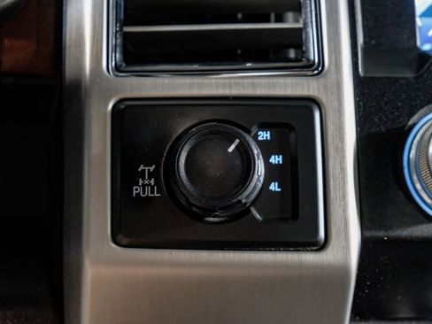 Used 2021 Ford F250 Platinum w/ FX4 Off-Road Package image 24