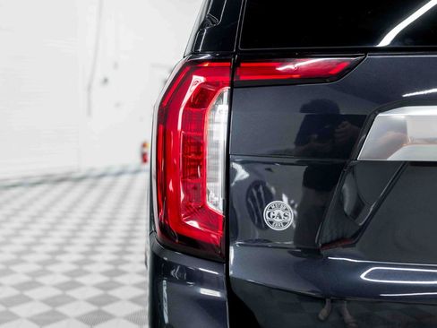 Used 2023 GMC Yukon XL Denali AWD/4WD image 29