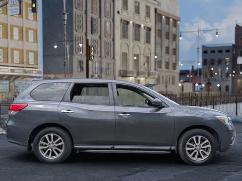 Used 2014 Nissan Pathfinder S AWD/4WD image 8