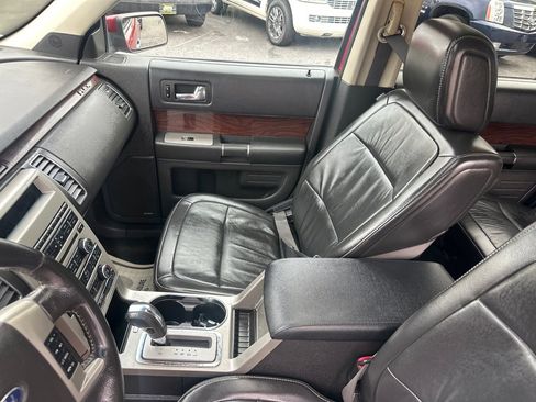 Used 2009 Ford Flex SEL image 21