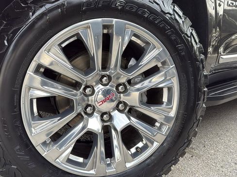 Used 2021 GMC Yukon XL Denali image 9