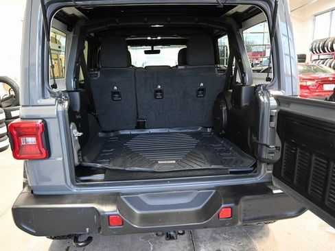 Used 2021 Jeep Wrangler Unlimited Sport image 29