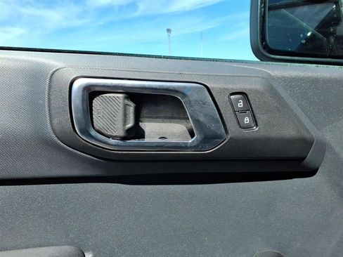 Used 2025 Ford Bronco Big Bend w/ Black Diamond Package image 6