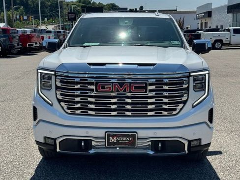 Used 2025 GMC Sierra 1500 Denali w/ Denali Reserve Package AWD/4WD image 8