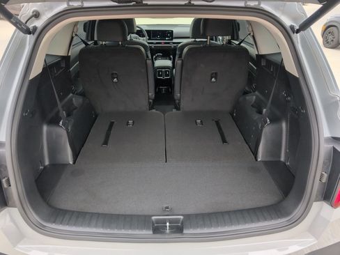Certified 2025 Kia Sorento SX image 33