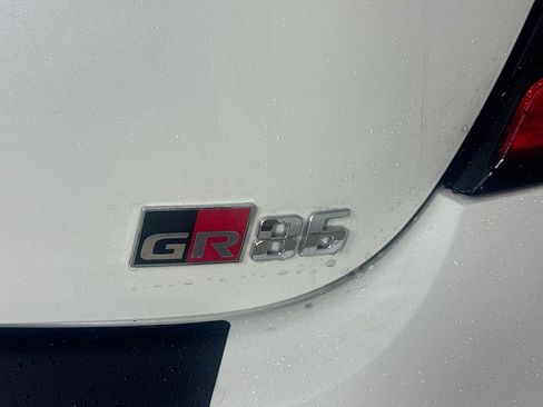 Certified 2025 Toyota GR86 w/ ALL Weather Mat Package (TMS) image 20