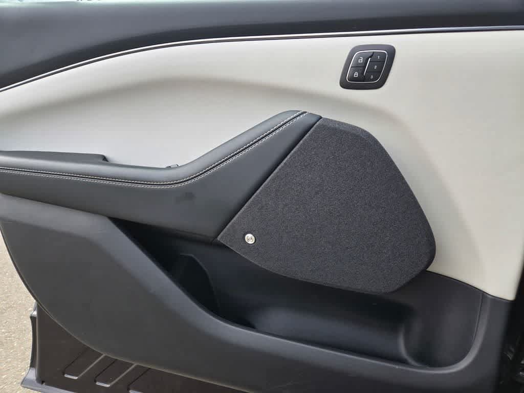 Used 2022 Ford Mustang Mach-E Premium RWD image 19