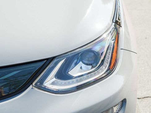 Used 2019 Chevrolet Bolt LT FWD image 8