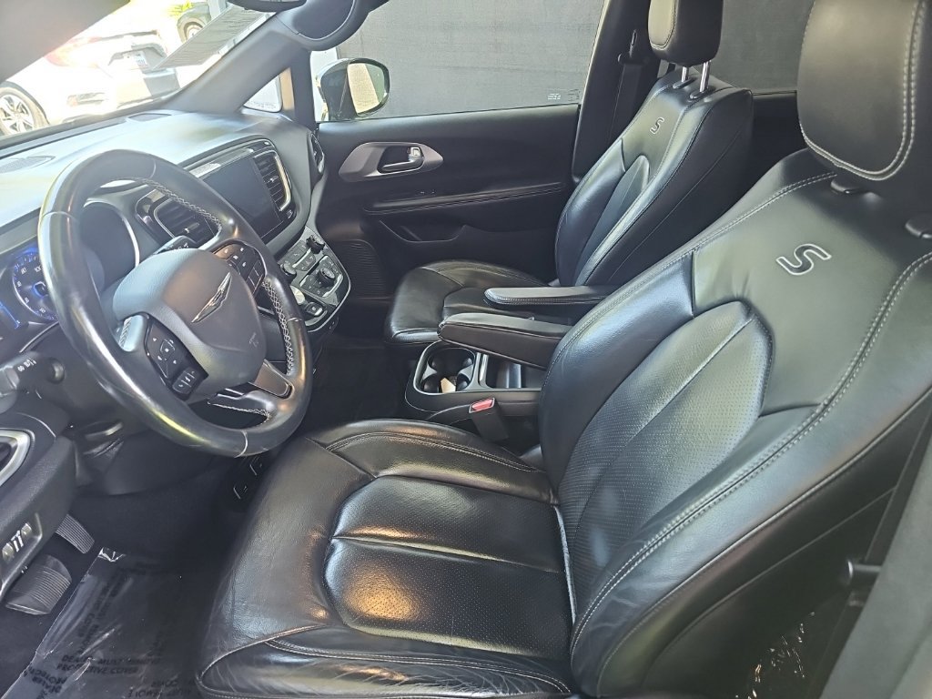 Used 2018 Chrysler Pacifica Touring-L w/ Premium Audio Group FWD image 32