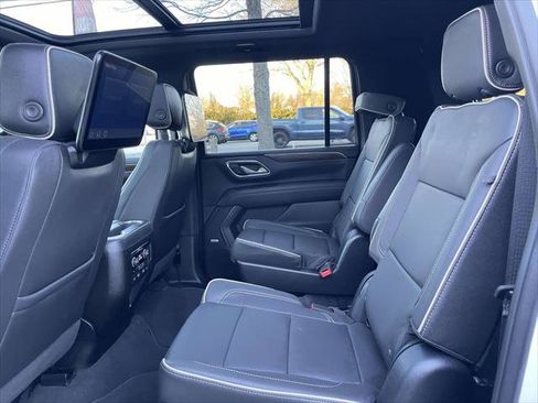 Used 2023 Chevrolet Suburban Premier w/ Advanced Technology Package image 11