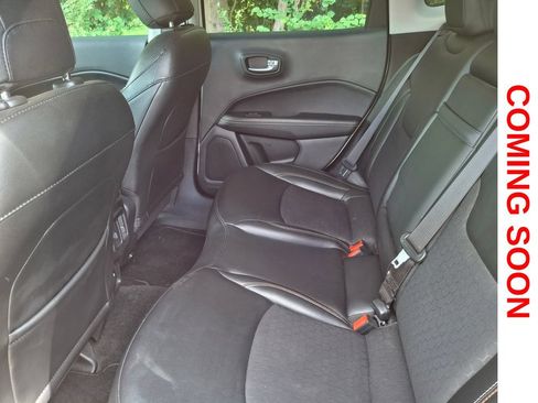 Used 2019 Jeep Compass Latitude w/ Popular Equipment Group AWD/4WD image 10