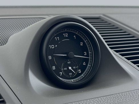 New 2026 Porsche Macan image 17