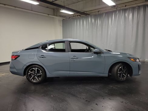 Used 2024 Nissan Sentra SV FWD image 9