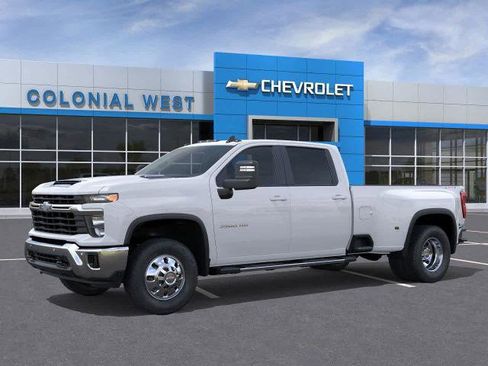 New 2026 Chevrolet Silverado 3500 LT image 2