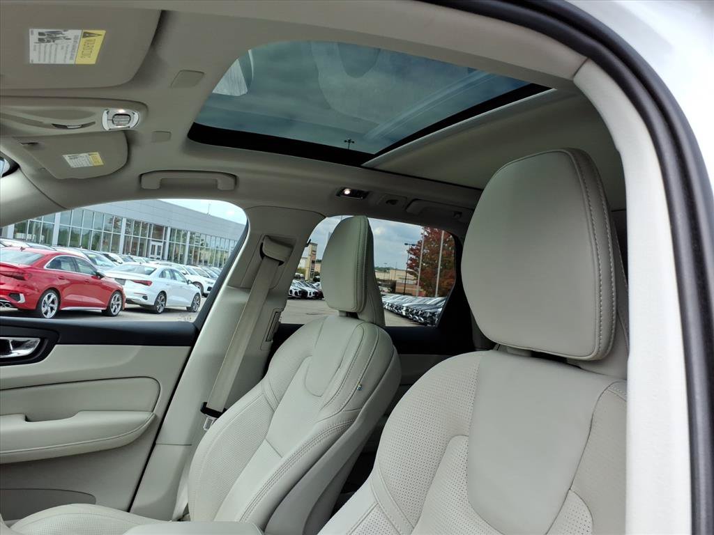 Used 2021 Volvo XC60 T5 Inscription AWD/4WD image 13
