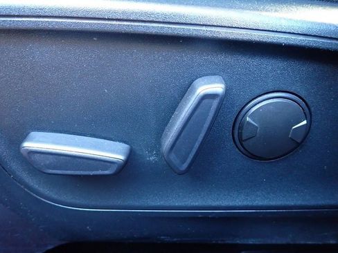 Used 2020 Ford Escape SE image 23