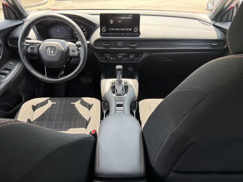 Used 2025 Honda HR-V Sport image 4