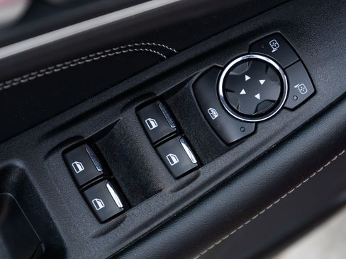 Used 2024 Ford Edge Titanium image 39